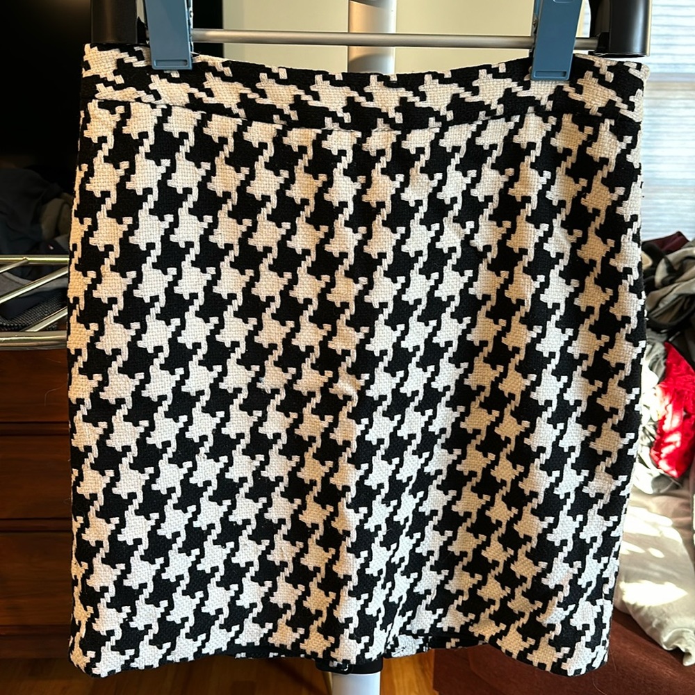 WHBM wool houndstooth skirt 12